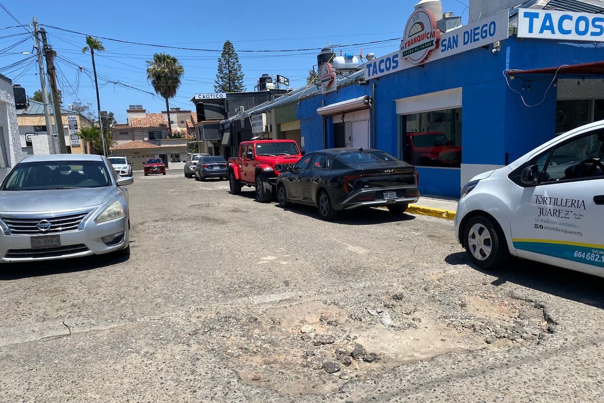 Piden pavimentación en zona comercial de Altabrisa