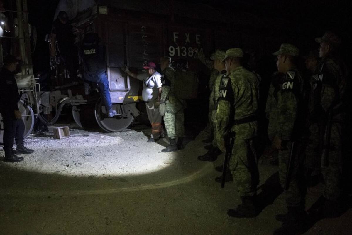 “¡Es el ejército, están rodeados!”: Atrapan migrantes en “La Bestia”