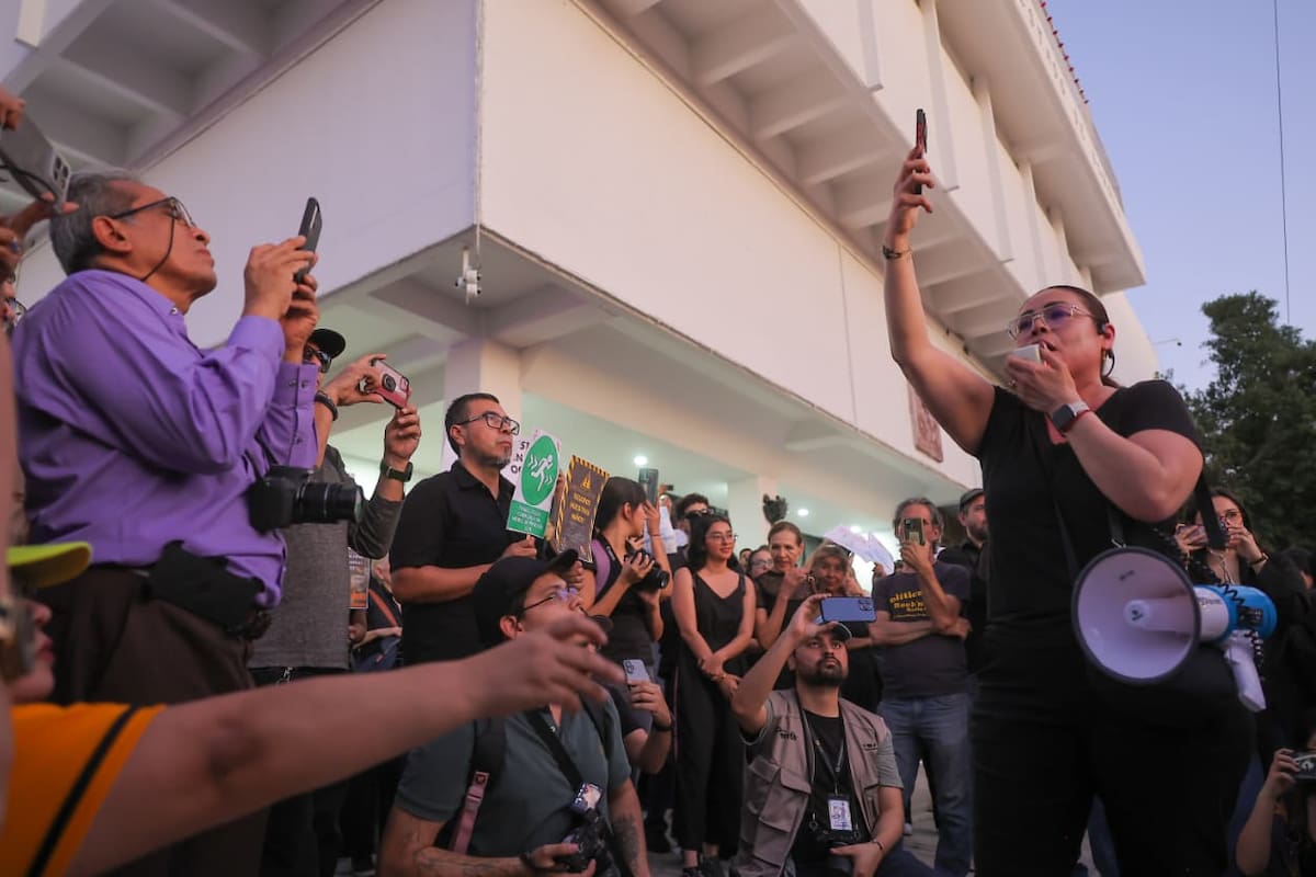 Las tragedias de la guardería ABC y la tienda Waldo’s los unen en marcha para exigir justicia
