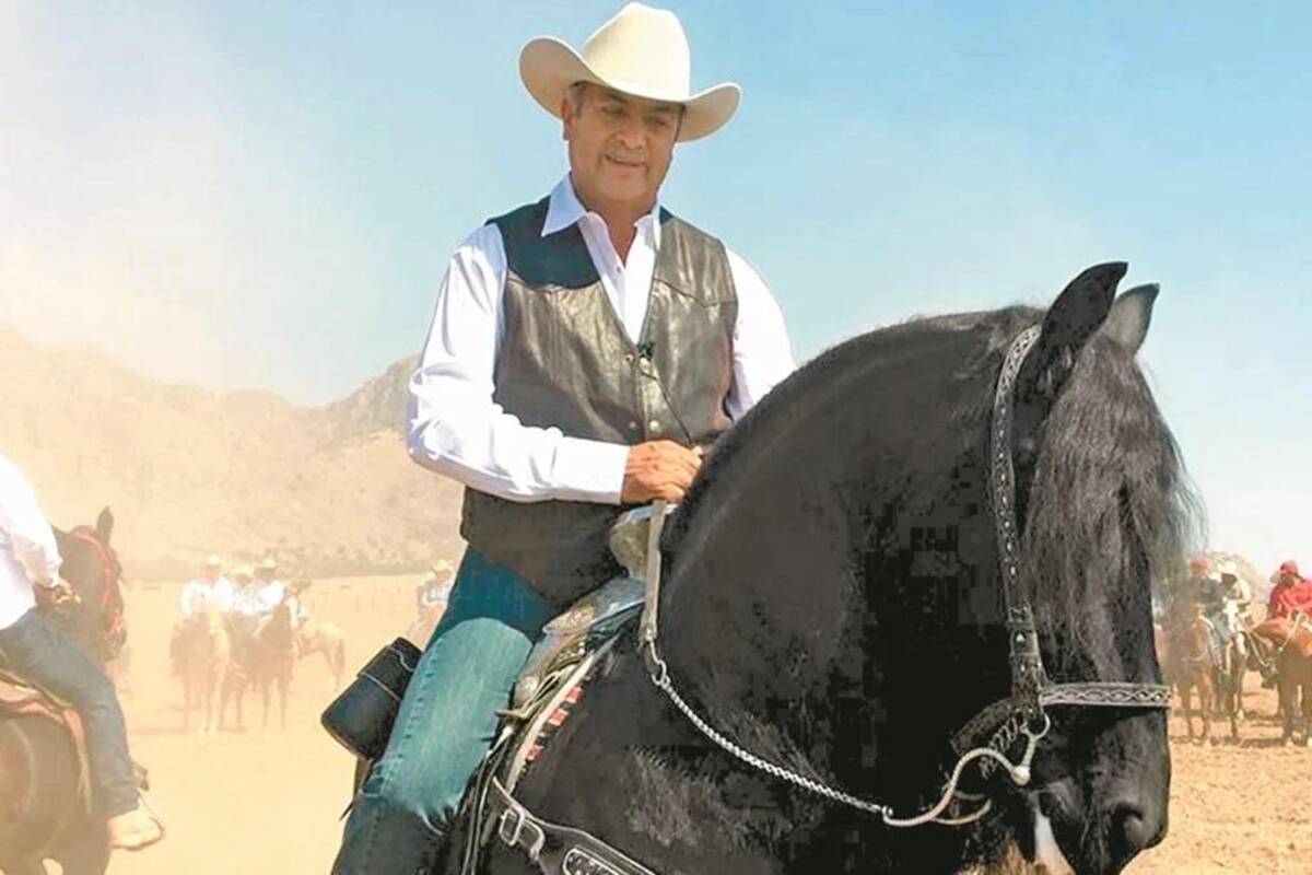 "El Bronco" posee caballo valuado en un cuarto de millón de dólares al que llama "Tornado"