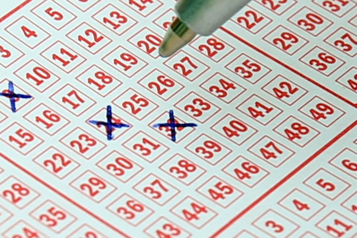 Familia gana la lotería tras apostar durante 20 años a los mismos números