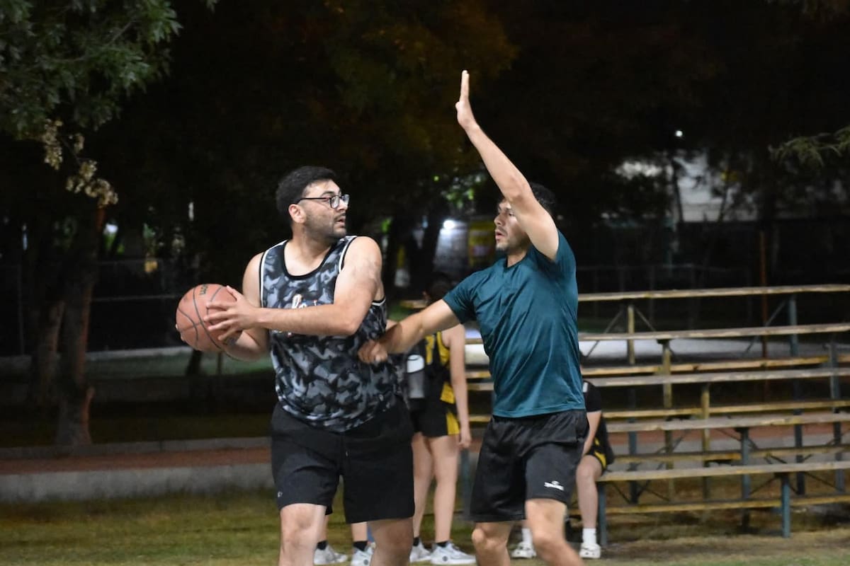 Swat CM sigue en la cima