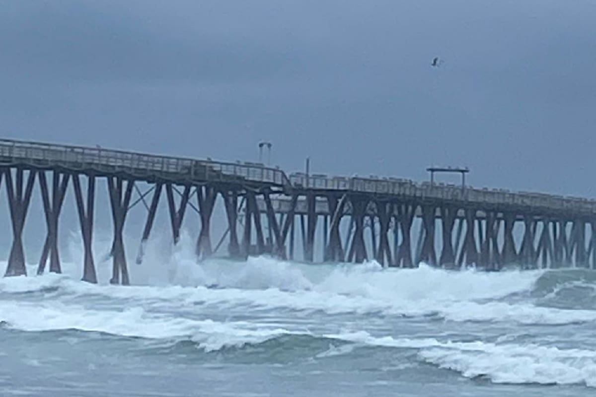 Cae tramo del muelle del Hotel Rosarito