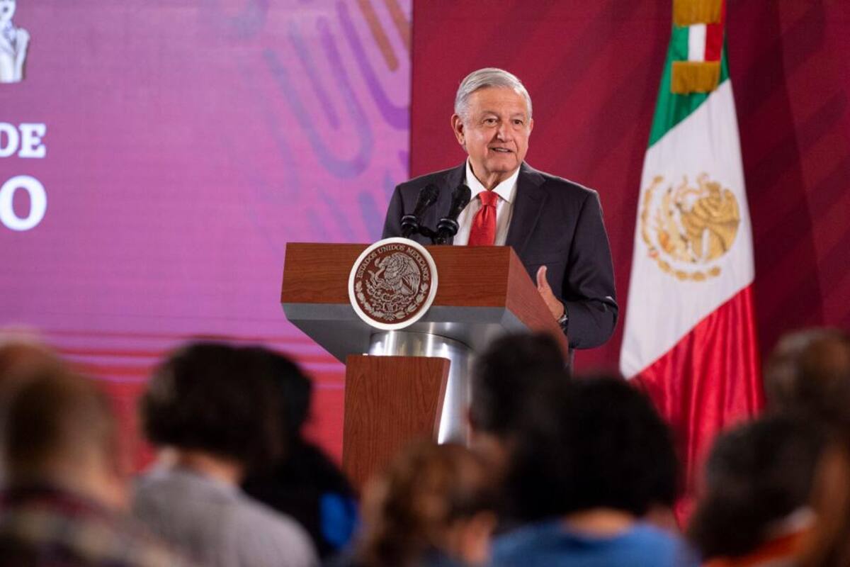 Celebra AMLO suspensión de magistrado