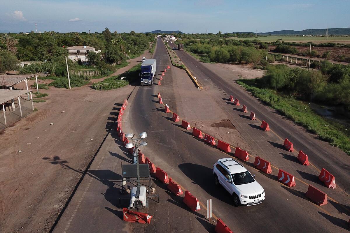 Transportistas lamentan retrasos en obras de la carretera federal 15