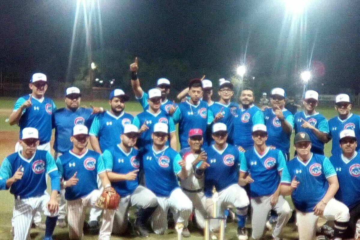 Cachorros celebran el título