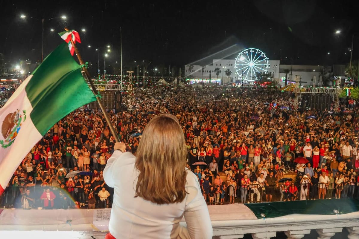 Guaymas conmemora el 216 aniversario de la Independencia: Karla Córdova encabeza el Grito desde Palacio Municipal