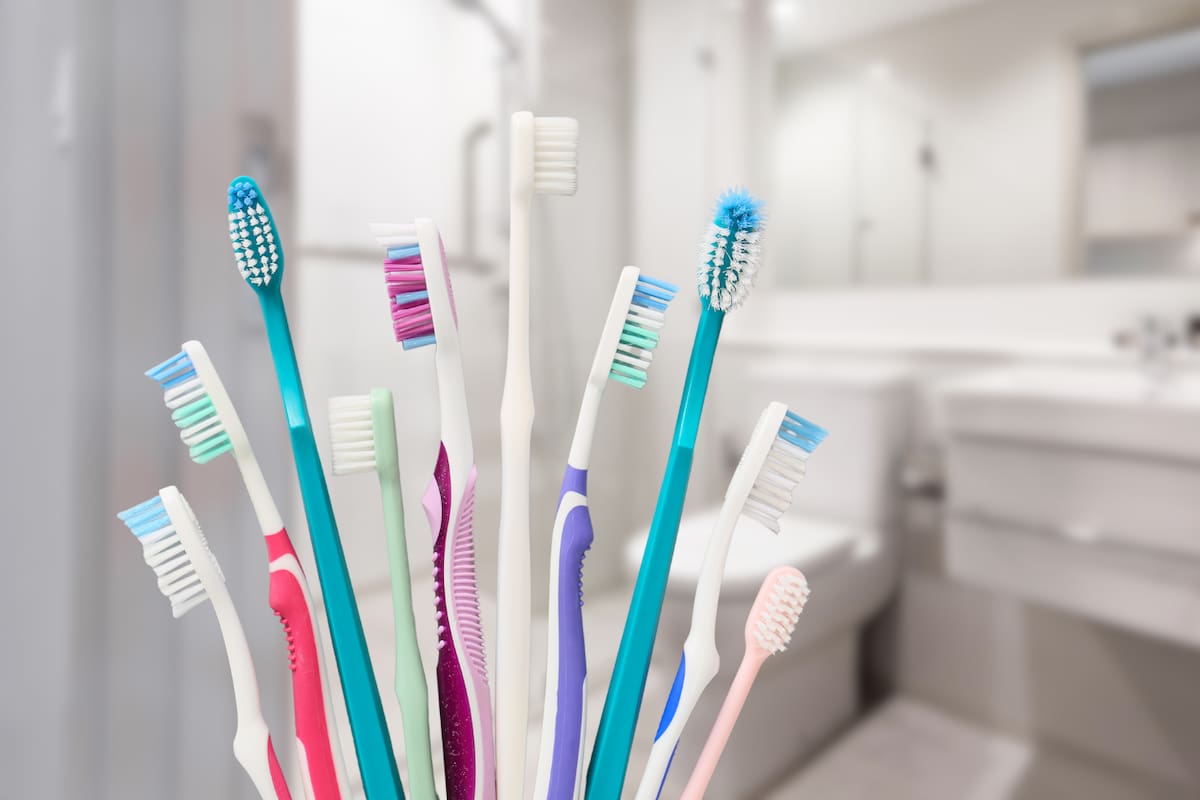 ¿Guardas tu cepillo en el baño? Podrías estar lleno de bacterias fecales, según estudio