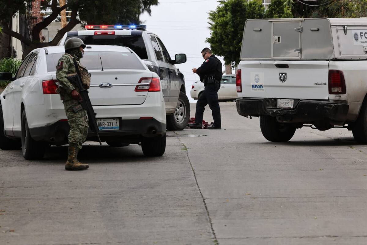 Al llegar la Policía Municipal encontraron en el interior de una vivienda sin numero a una mujer y un hombre con lesiones de proyectil de arma de fuego./ Sergio Ortiz