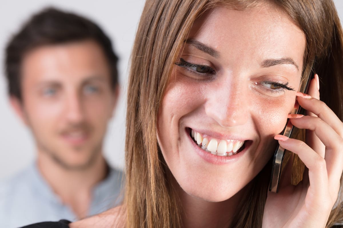 ¿Qué están intentando decirte los celos? Esto explica un experto