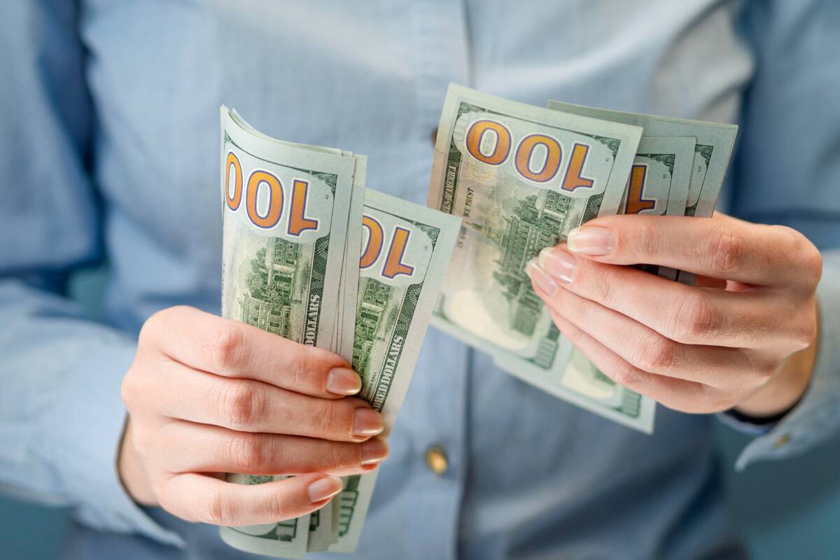 El peso cierra el año con pérdidas frente al dólar y así cotiza el tipo de cambio hoy martes 31 de diciembre de 2024