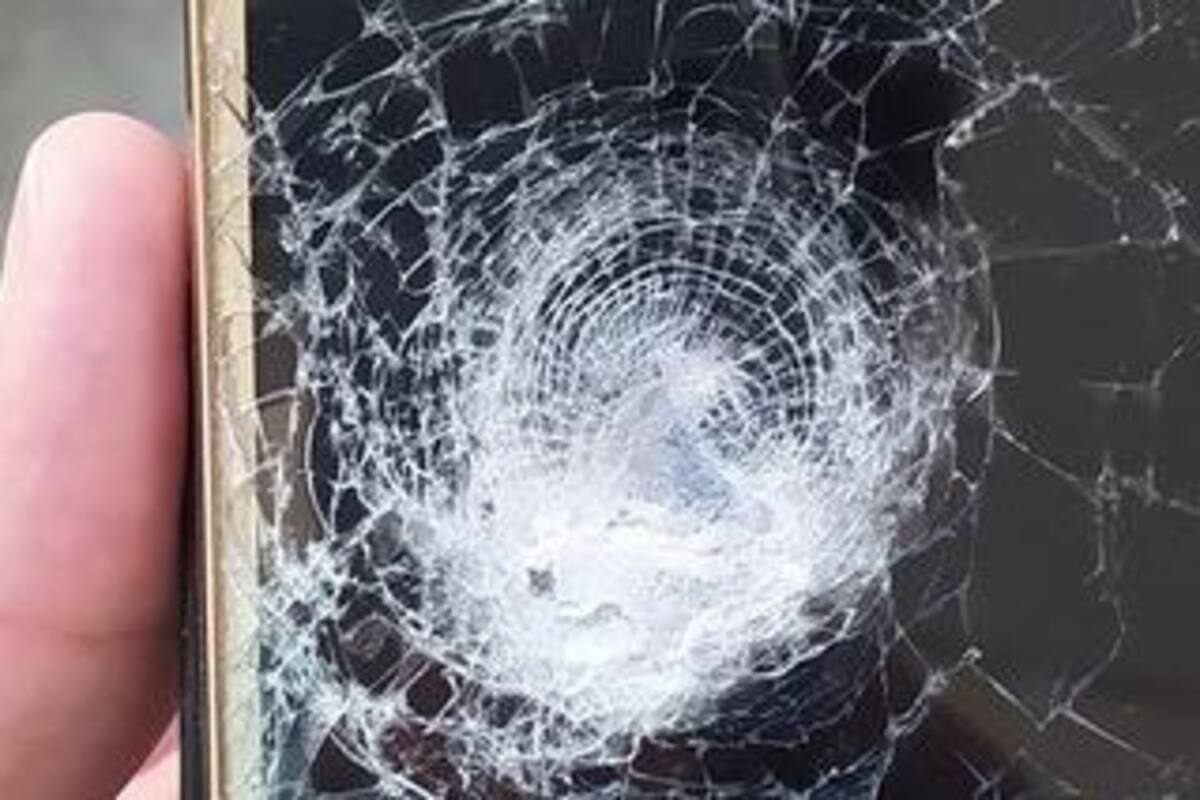 Se salva tras recibir un balazo que rebotó en su celular