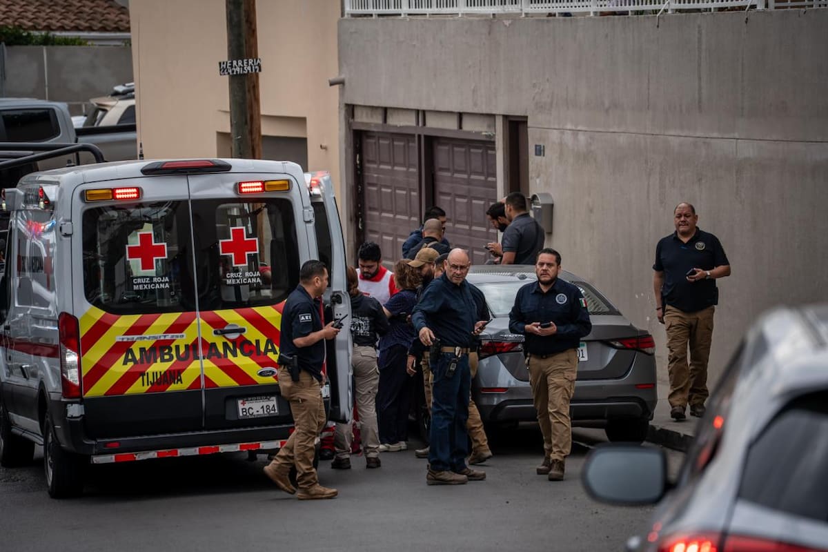 El altercado ocurrió cuando un sujeto que viajaba en compañía de su hija y fue interceptado al menos cuatro individuos quienes realizaron disparos al interior de un establecimiento. Foto: Border Zoom