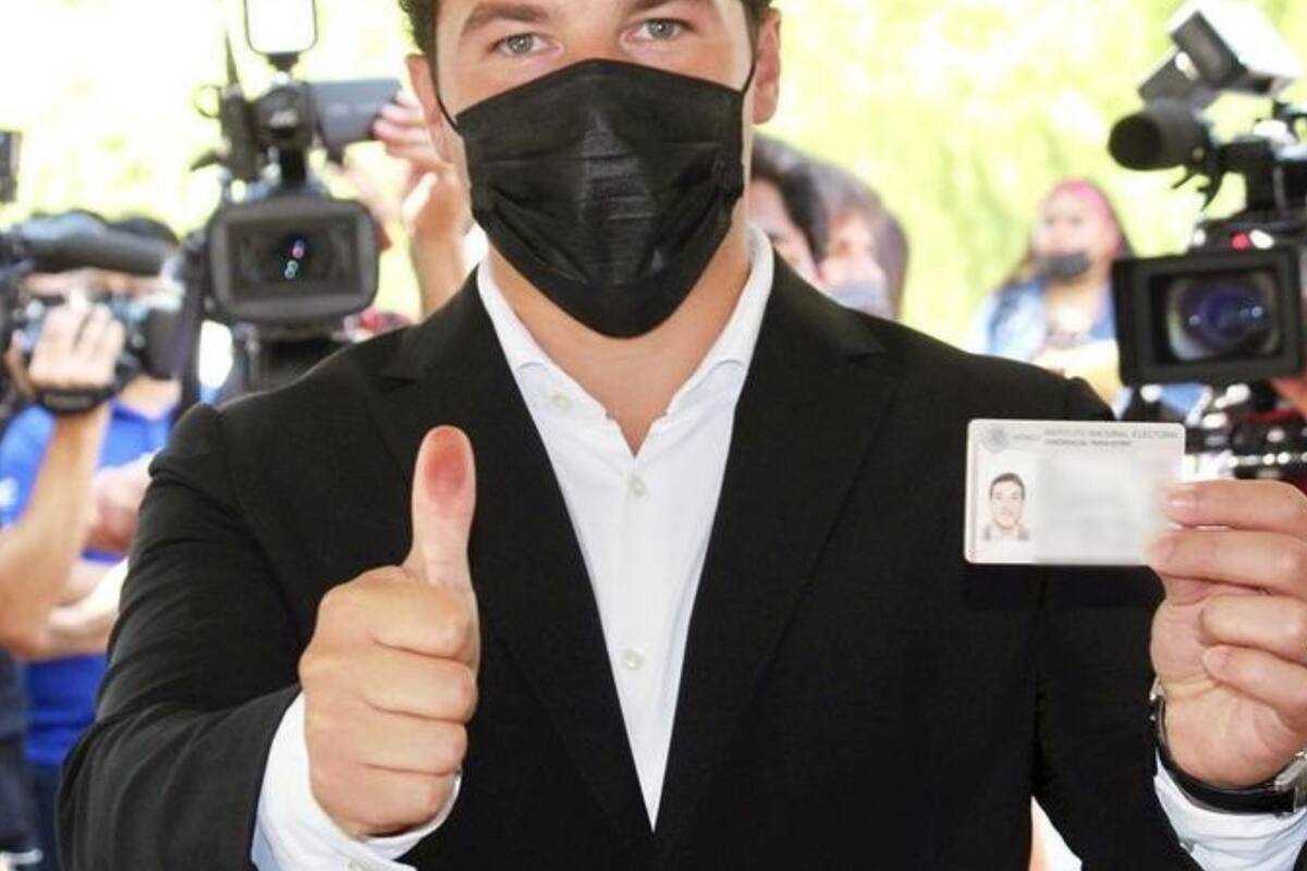 Samuel García tras emitir su voto declara: "Hoy será un gran día para Nuevo León"