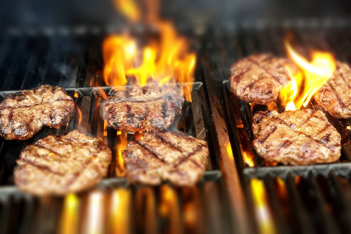 Carniceras te invitan a comer vegetales... en sus salchichas y hamburguesas