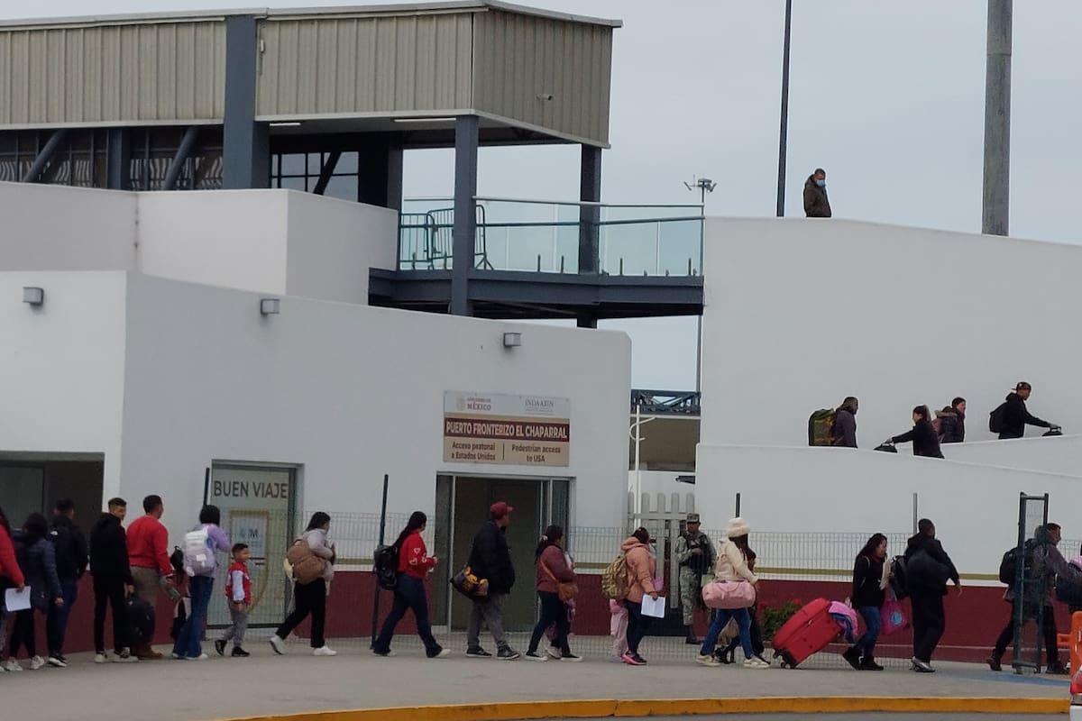 Migrantes logran cruzar a EU a través de CBP One antes de llegada de Trump