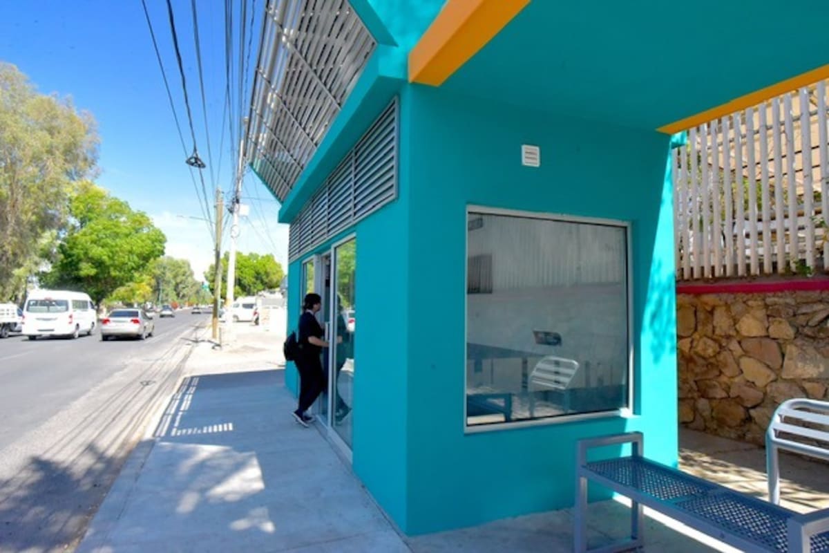 Equipa Hermosillo con botón de pánico y cámara exterior las paradas refrigeradas