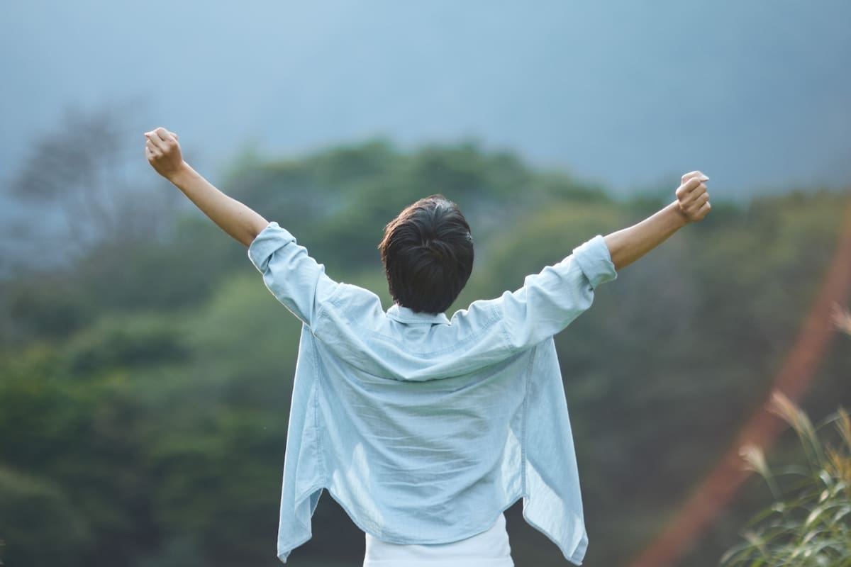 Qué dice la psicología sobre una persona que se siente mejor sola que en compañía