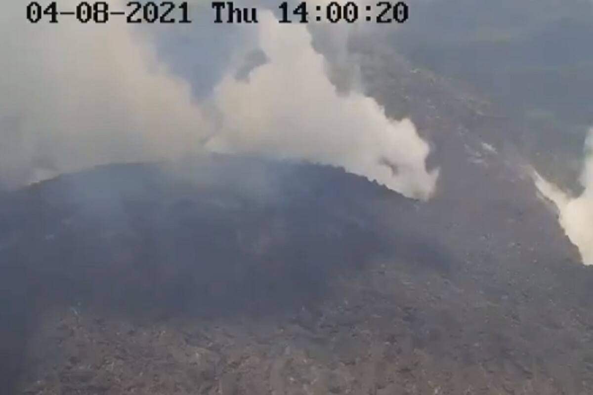 Evacuan por posible explosión de volcán en San Vicente y las Granadinas
