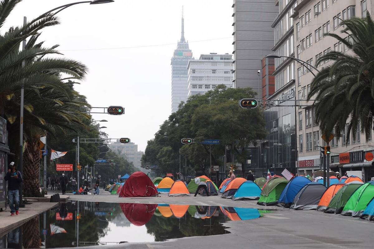 EUM20200921SOC0.JPG CIUDAD DE MÉXICO, Protest-Protesta-AntiAMLO.- Aspecto del plantón del Frente Nacional Anti-AMLO (FRENAAA) en avenida Juárez, Ciudad de México, este lunes 21 de septiembre de 2020. Foto: Agencia EL UNIVERSAL/Juan Boites/LCG