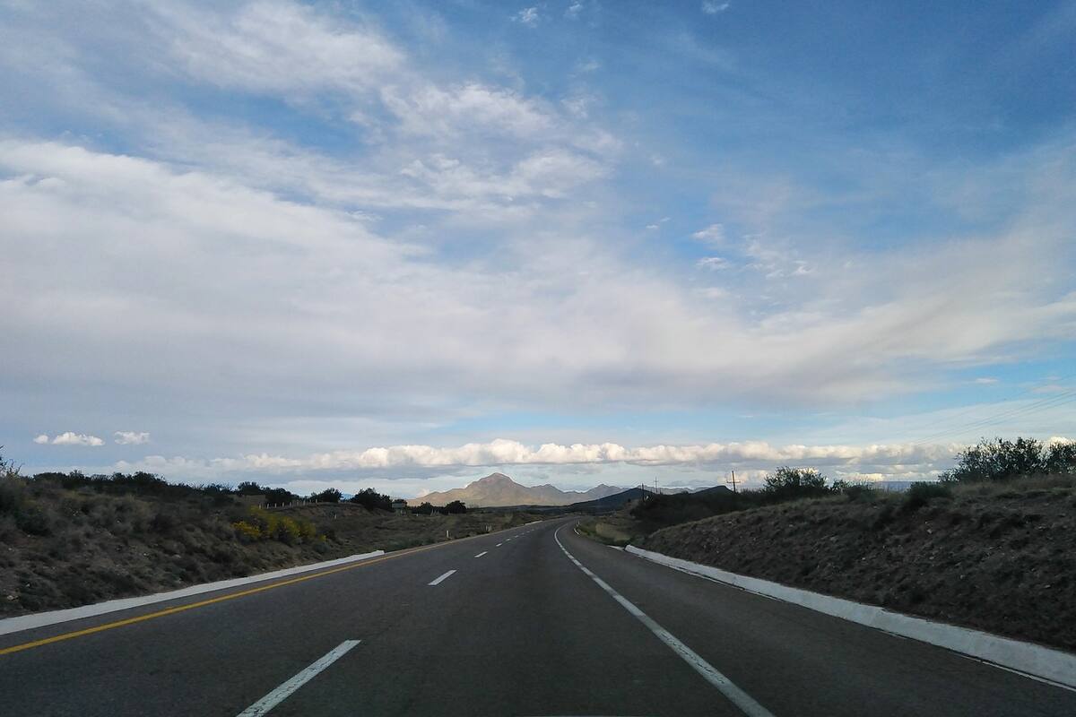 Sin denuncias por robos con ponchallantas en carretera a Tecate: FGE