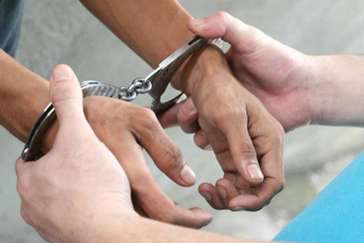 Mujer persigue a ladrón y policías logran arrestarlo