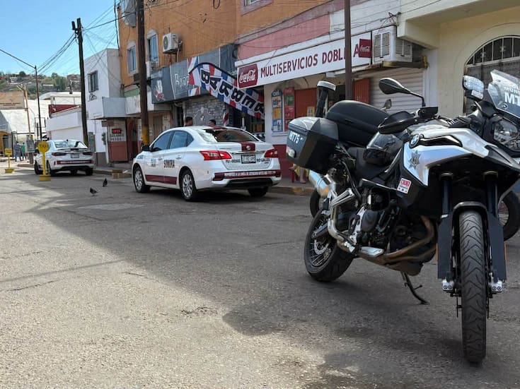 Asaltan y roban vehículo a chófer de taxi en Nogales