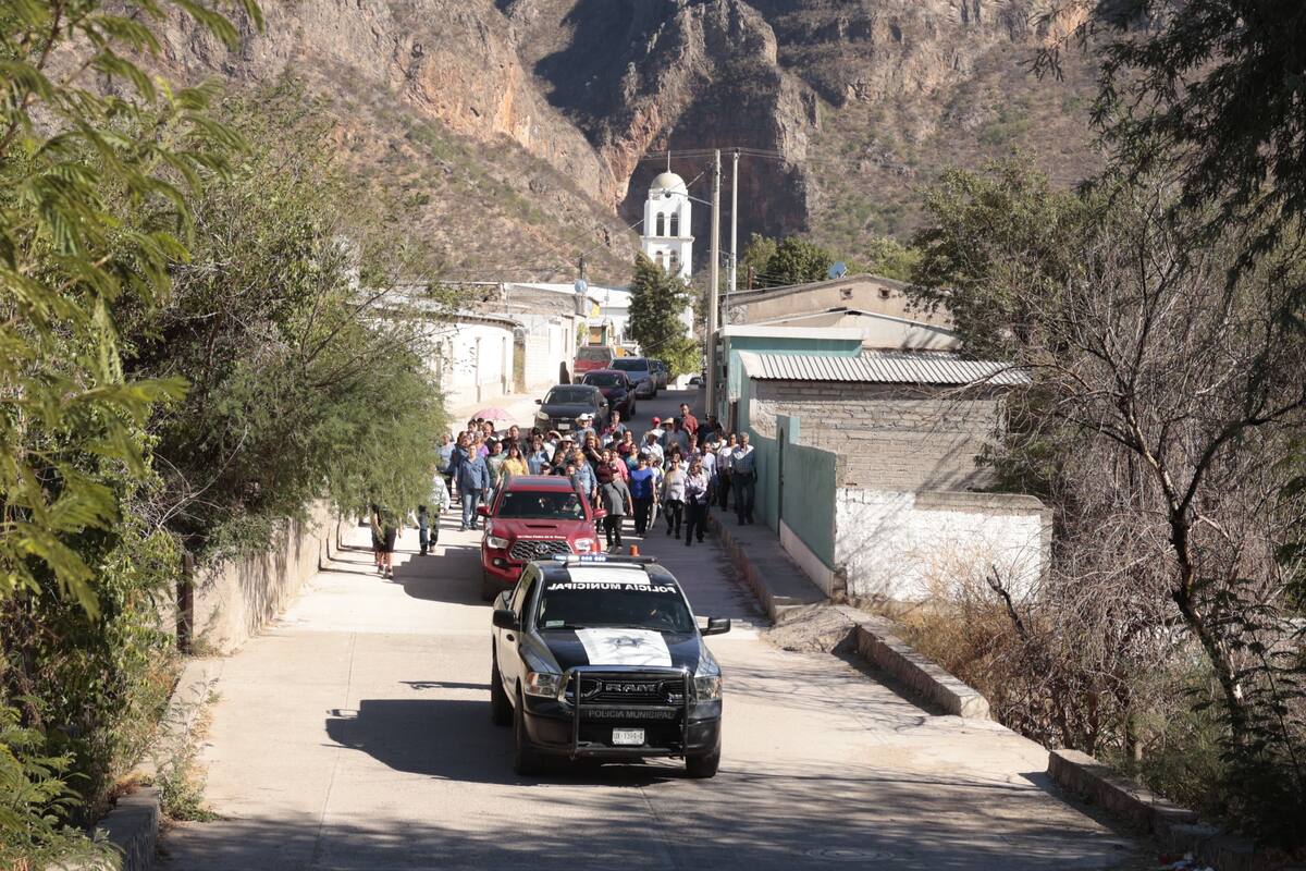 El pueblo fue a despedir a don Pancho y lo acompañó a su última morada.