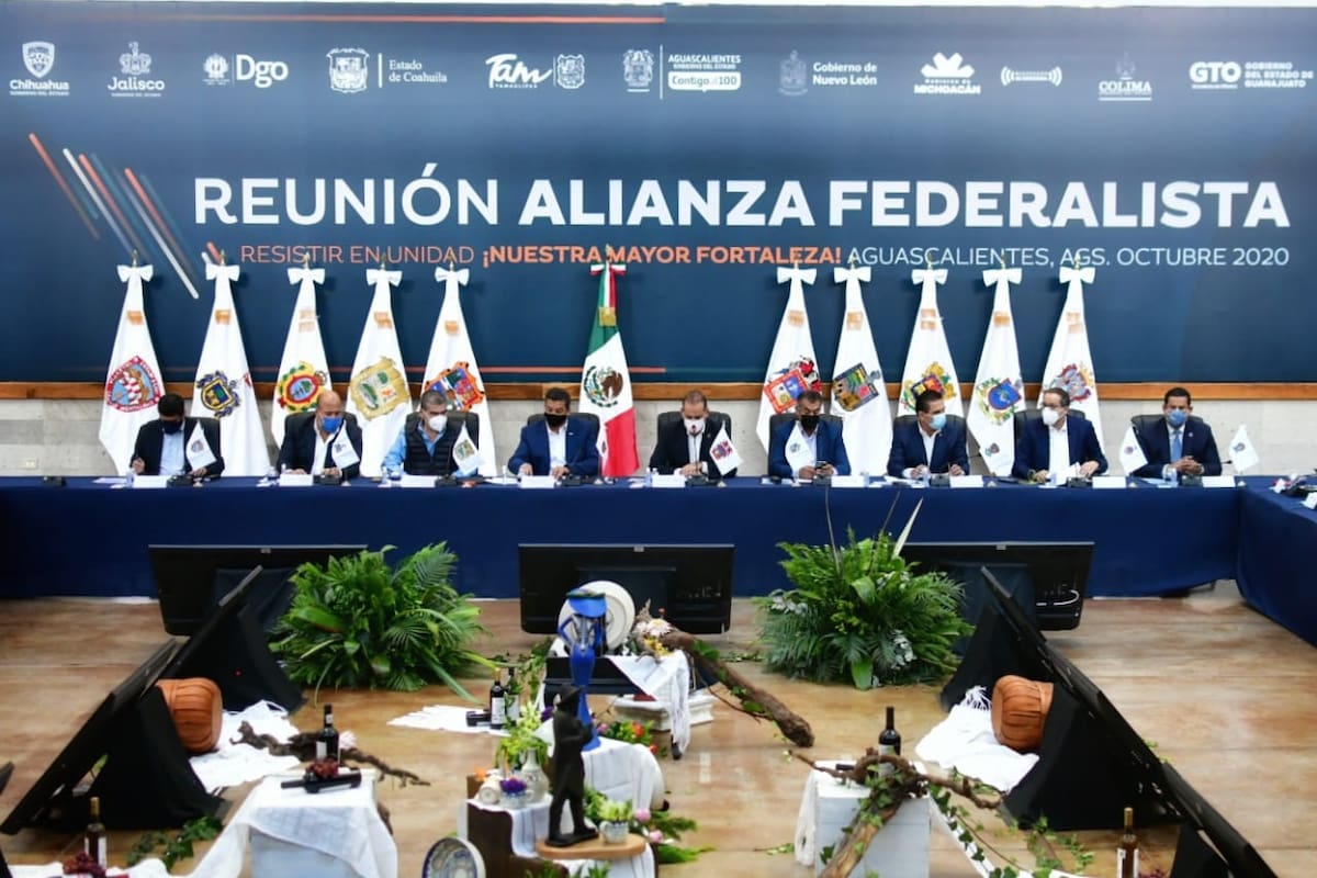 Aunque protesten no habrá más recursos dice AMLO a gobernadores opositores