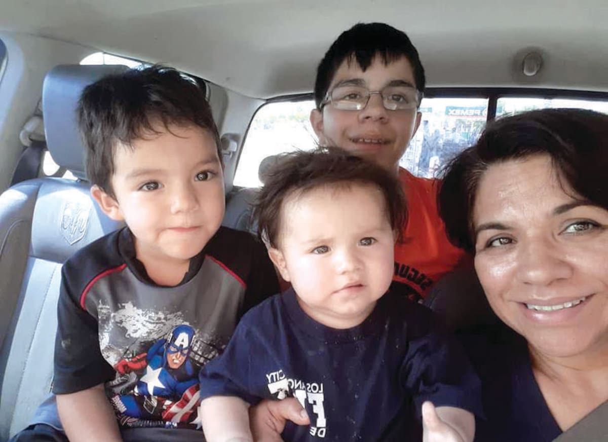Miryam Álvarez es una abuelita que gusta de mostrar con el ejemplo la importancia de estar activos. FOTO: CORTESÍA