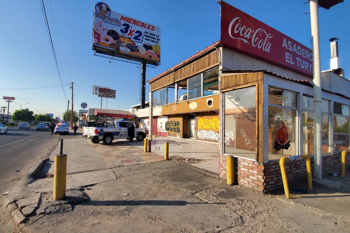 Ladrón desmantelaba refrigeración de taquería en Residencias