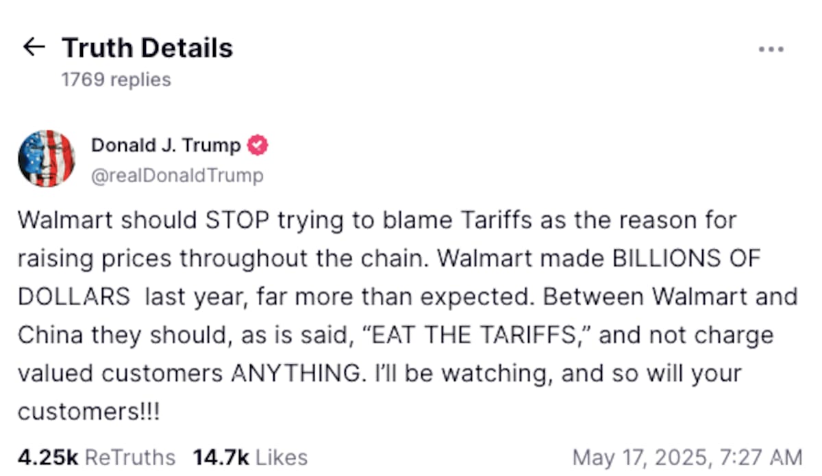 El presidente de Estados Unidos Donald Trump, dijo que Walmart y China, deberían asumir los aranceles que impuso su gobierno y no trasladar los costos a los consumidores finales
