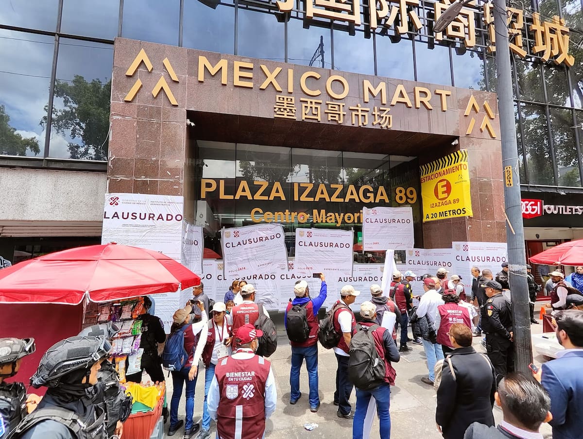 Esta plaza alberga más de 1600 comercios dedicados a vender productos chinos.
Foto: InveaCDMX