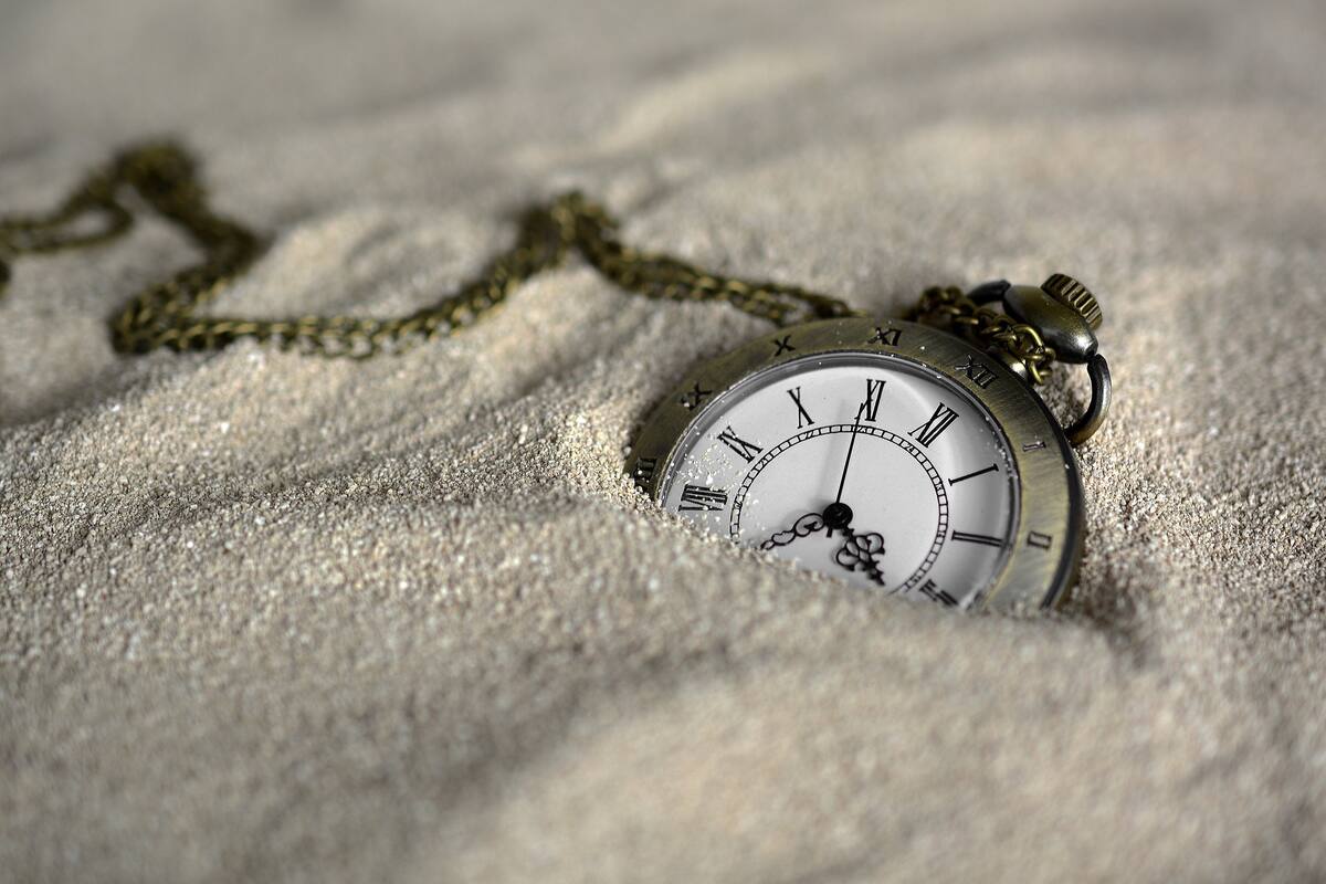 Qué es la "deuda de tiempo" y por qué, para salir de ella, primero debes pagarte a ti mismo