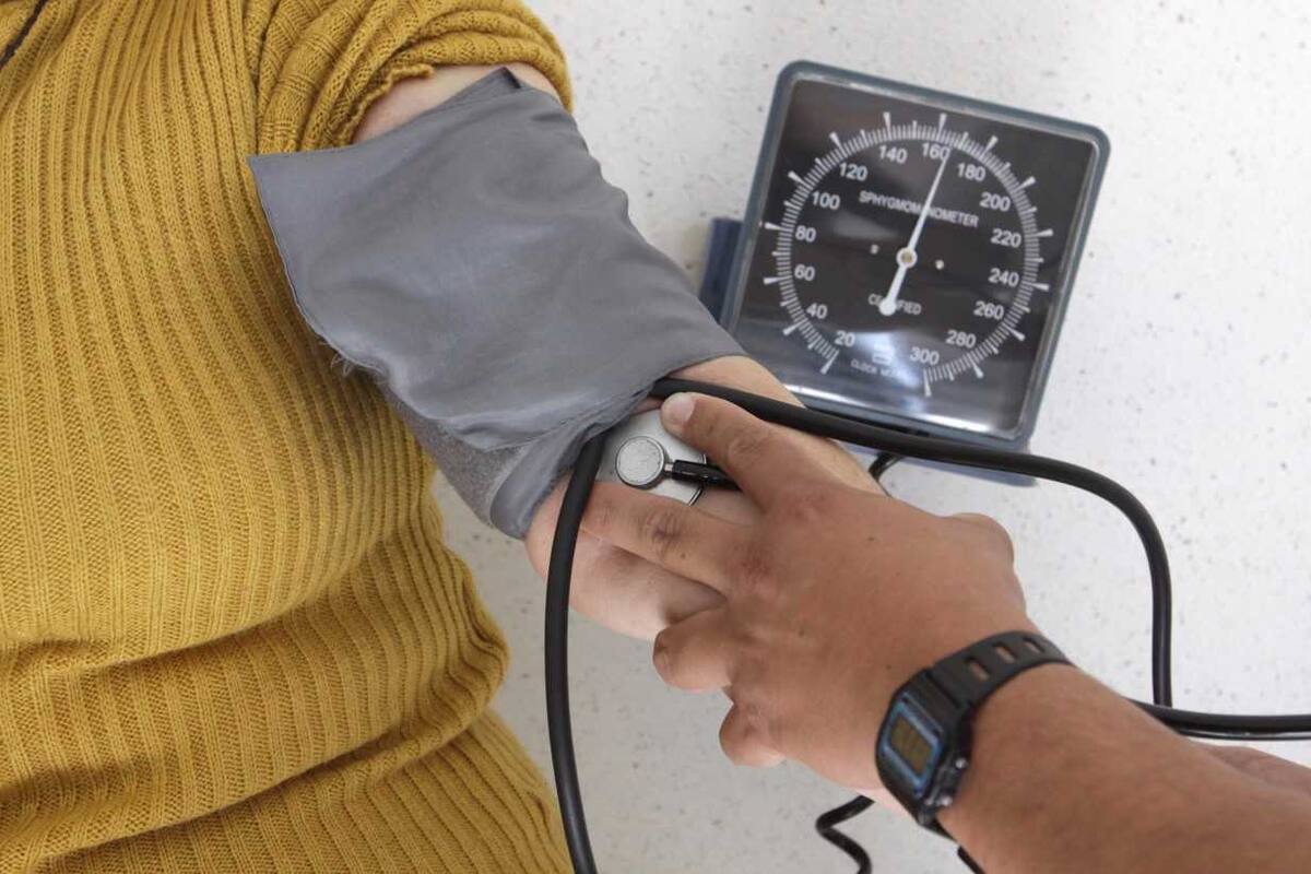 Alimentos que deberías retirar de tu dieta porque te elevan la presión arterial