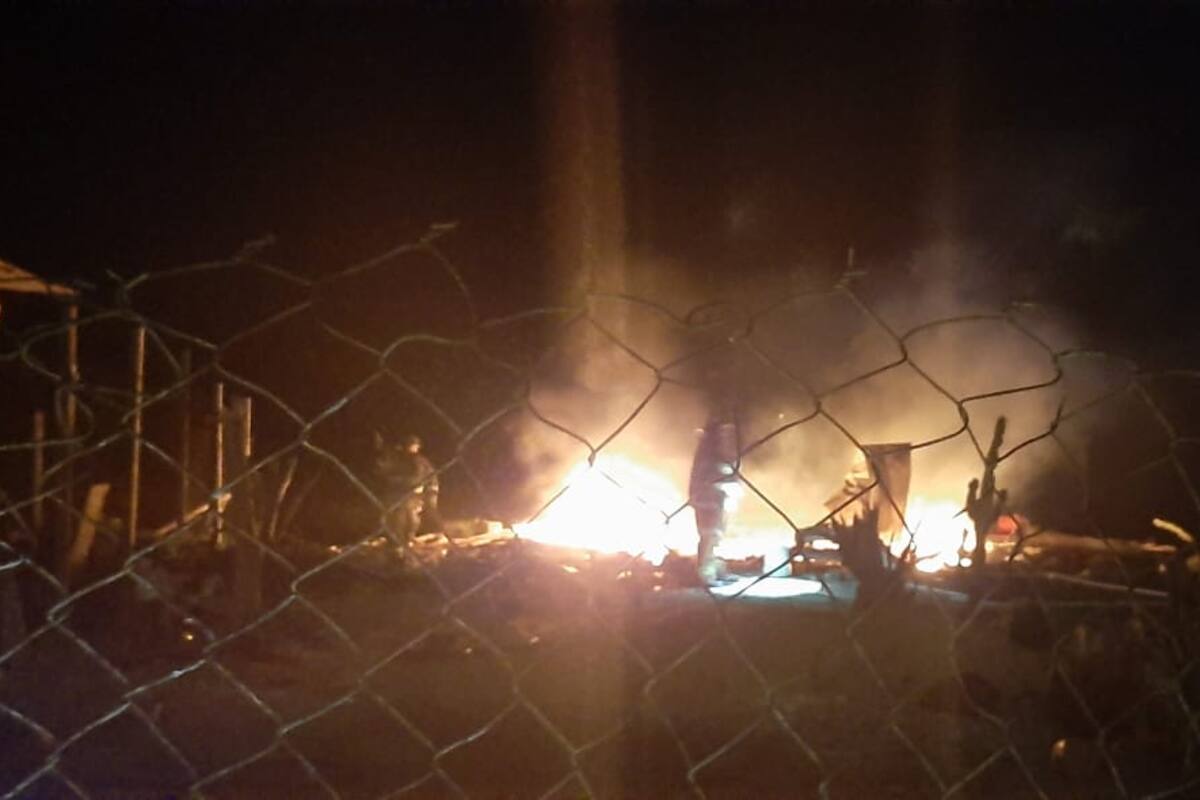 Hombre sufre graves quemaduras en incendio en Playas de Tijuana