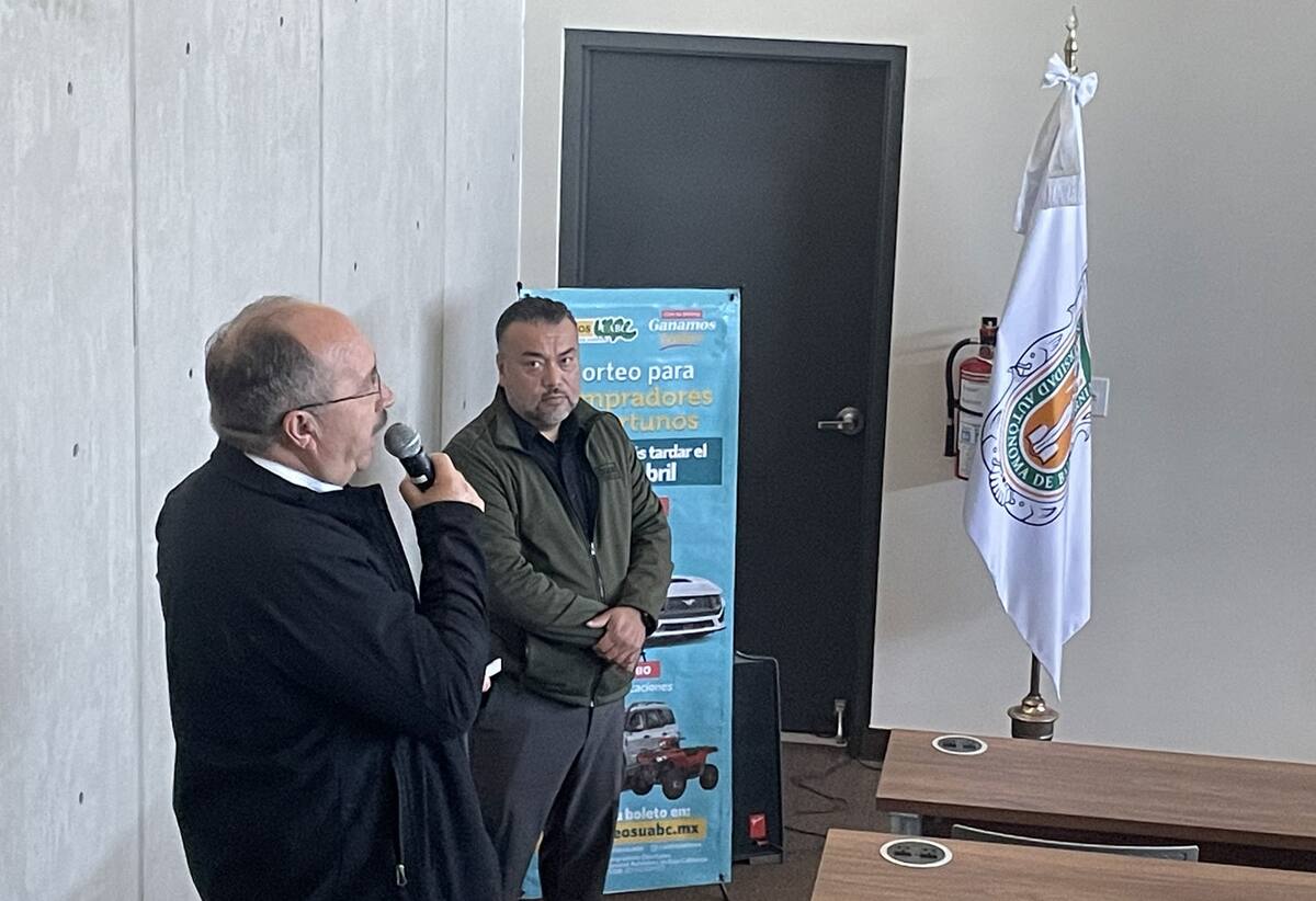La presentación fue encabezada por Haydeé Gomez Llanos Juárez, vicerrectora del Campus Tijuana; Laura Alicia Camarillo Govea, directora de Derecho y Jesús Issac Cadena García, coordinador de Sorteos Universitarios.