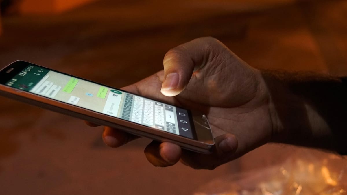 Ciudadanos muestran desconfianza ante registro obligatorio de líneas celulares y temen que sea más un control que una protección