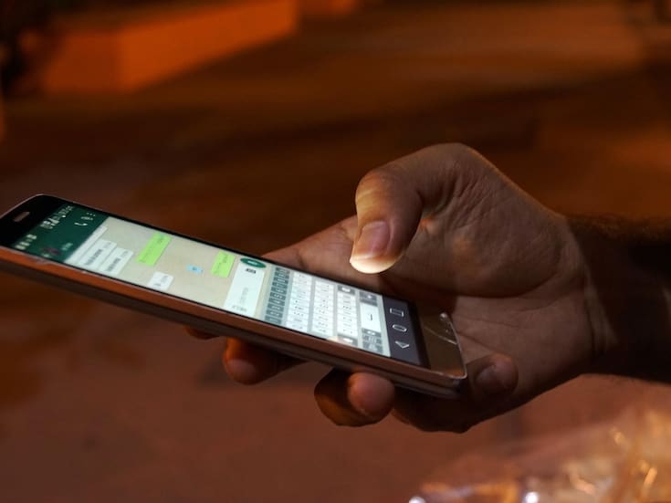 Ciudadanos muestran desconfianza ante registro obligatorio de líneas celulares y temen que sea más un control que una protección