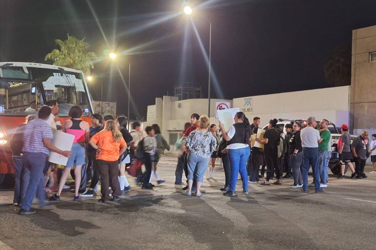 Vecinos de Cerro de la Campana bloquean calles en protesta por falta de agua