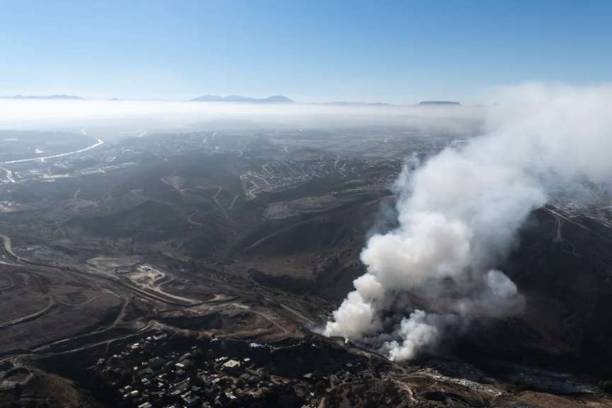 Incendio vuelve a cubrir de humo y ceniza a Salvatierra en Tijuana