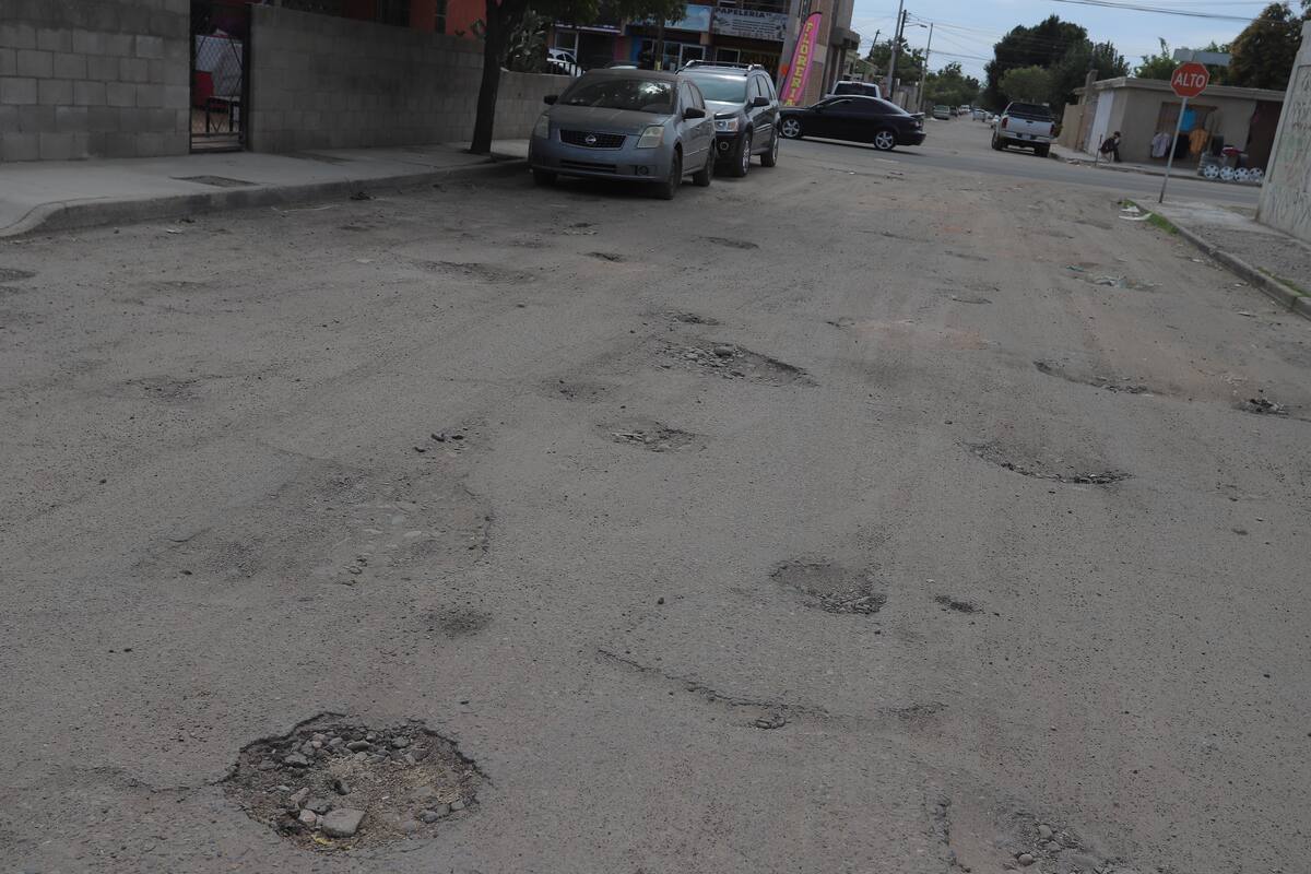 Ayuntamiento de Cajeme se olvida de arreglar calles
