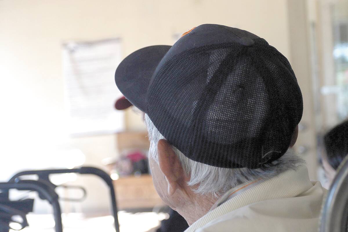 Sufren adultos mayores más violencia económica