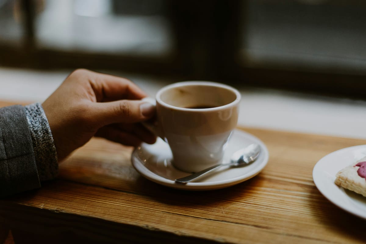 Cómo hacer que tu café rinda más y te mantenga despierta todo el día