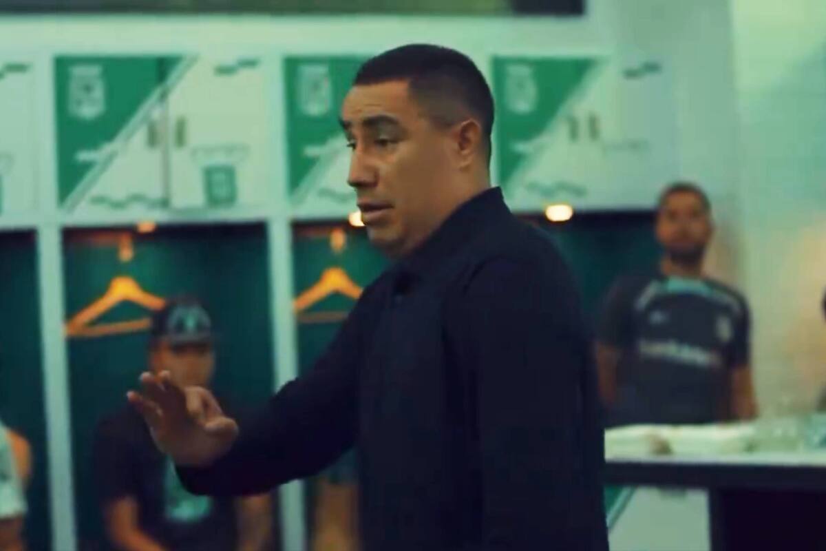 Liga colombiana revoca sanción a Efraín Juárez