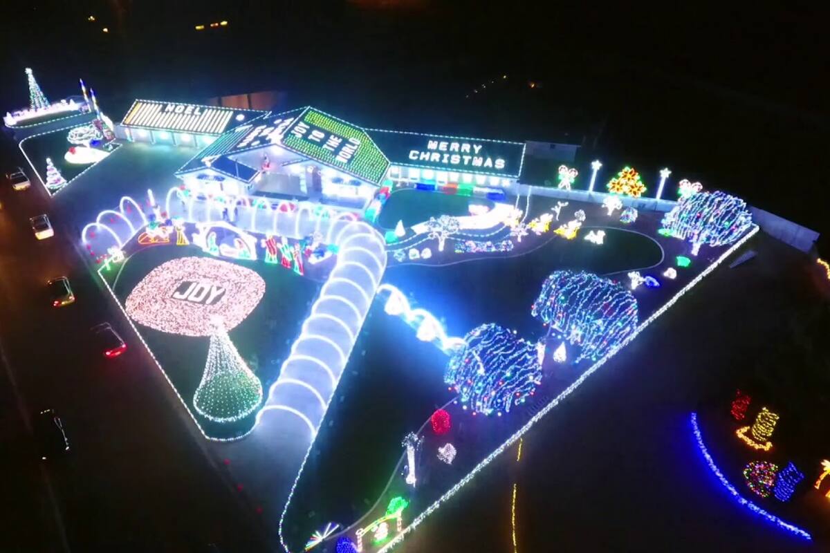 Luces, música y espíritu navideño en el centro de Kingman