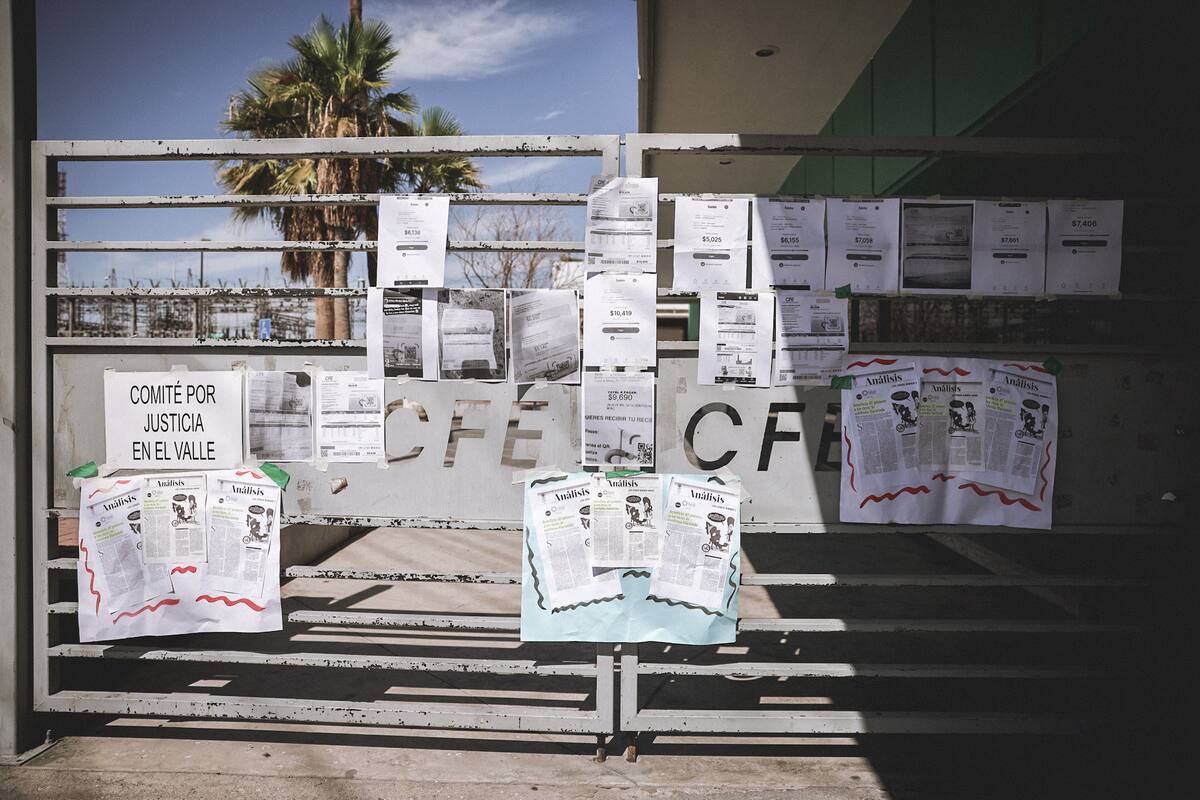 Realizan protesta por cortes y cobros excesivos de luz en oficinas de CFE