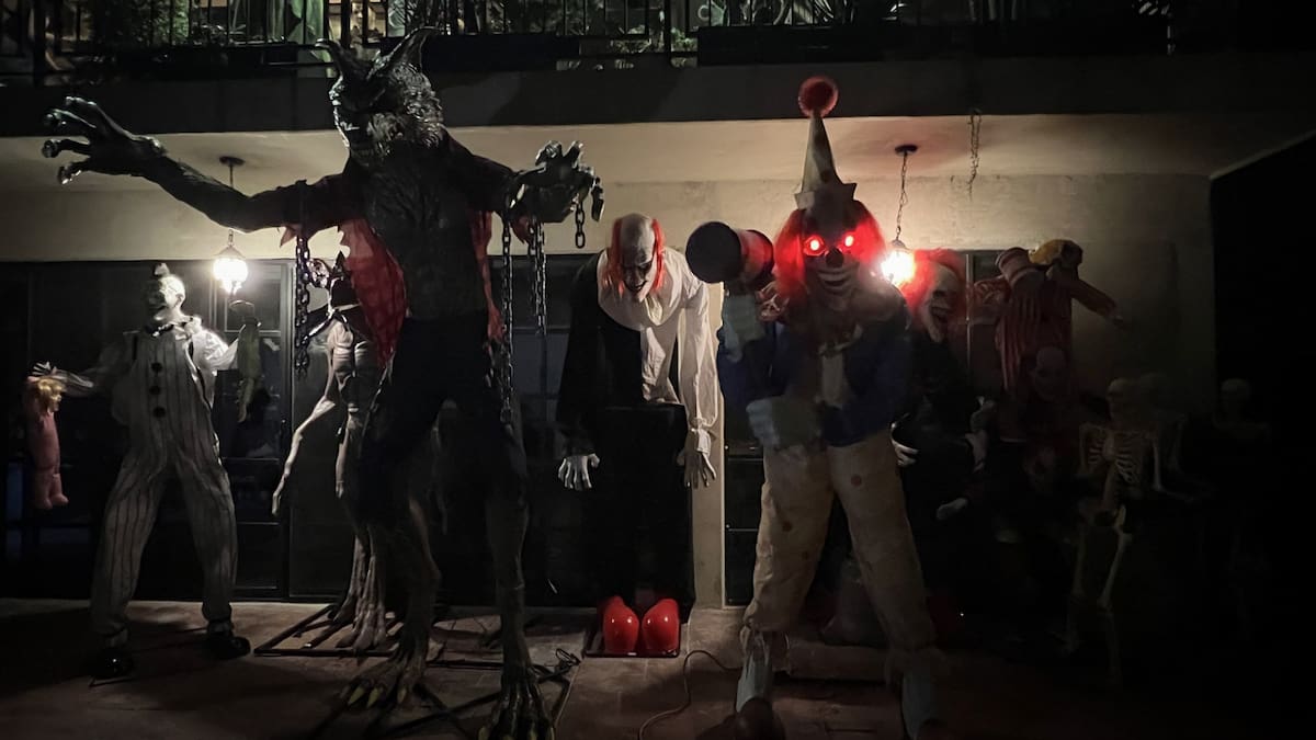 Conocida por su colección de más de 50 figuras animatrónicas, incluirá este año personajes nuevos como Valak (la monja), Gremlin y Leprechaun. Fotos:Cortesía