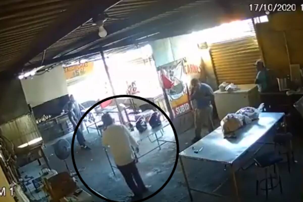 Fuerte video: Empleado de pollería mata a presunto extorsionador en Apodaca, Nuevo León