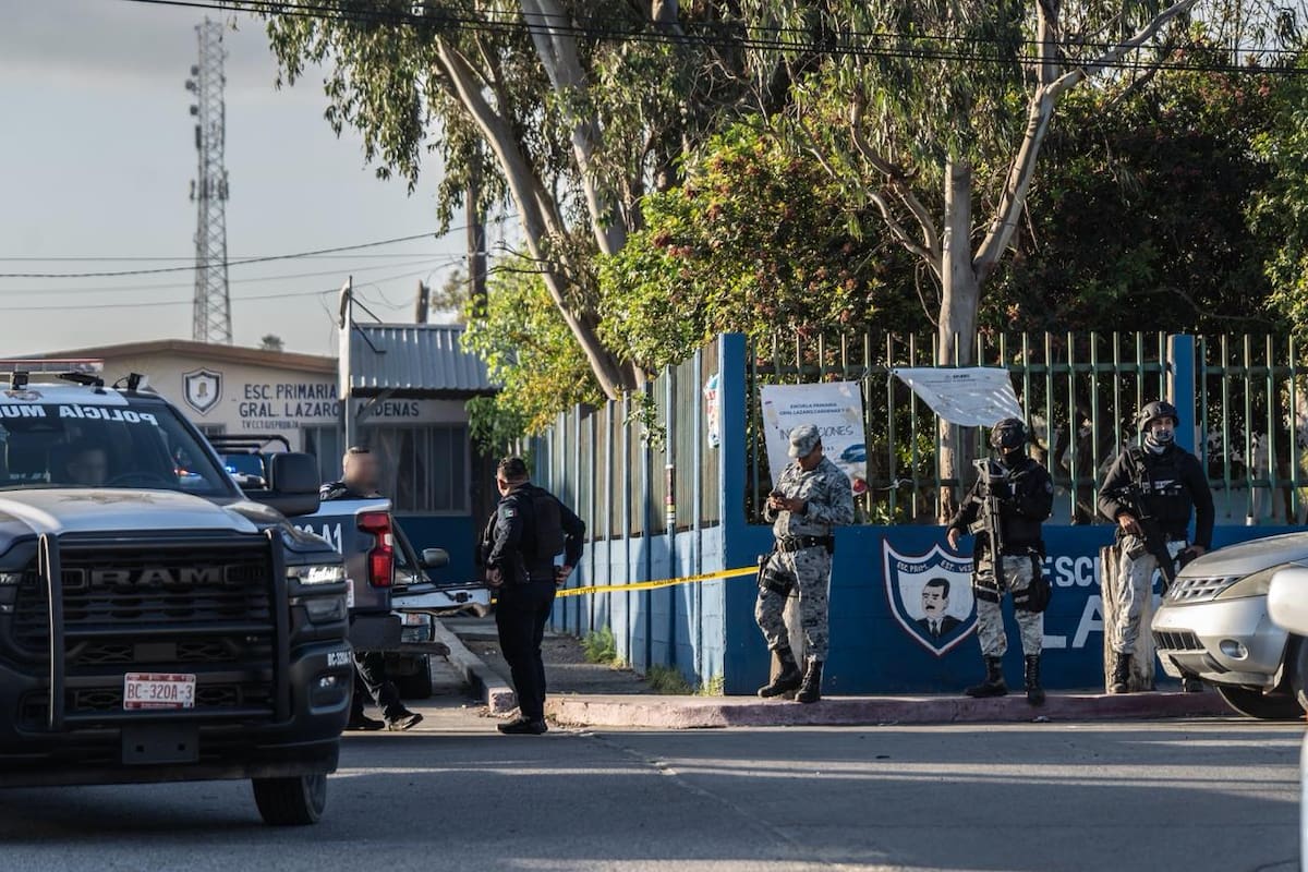 Abandonan narcomanta en primaria de la Lázaro Cárdenas